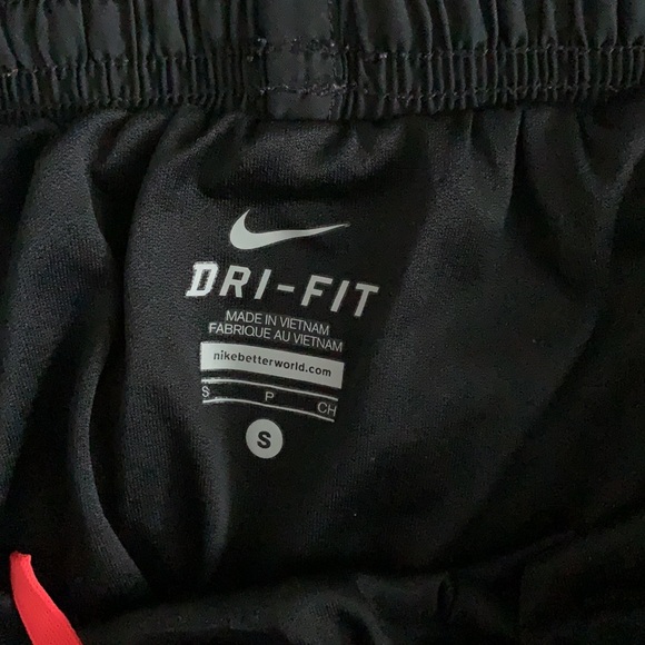 Nike Running Shorts - Picture 3 of 3
